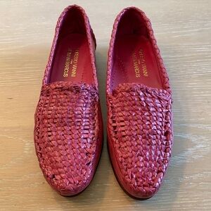 Roberto Vianni Fucsia Leather loafer/ flats, size 8 narrow. Light wear orig $125
